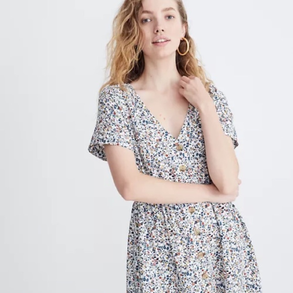 Button-Front Day Dress in Blossoming Vines